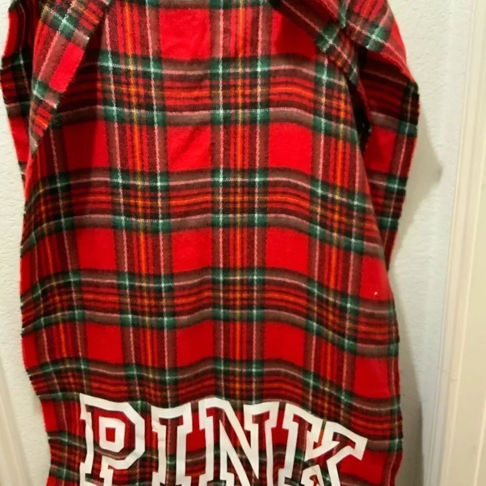 Victoria's Secret Pink Plaid Blanket Fringe Scarf Red Black Logo NWT